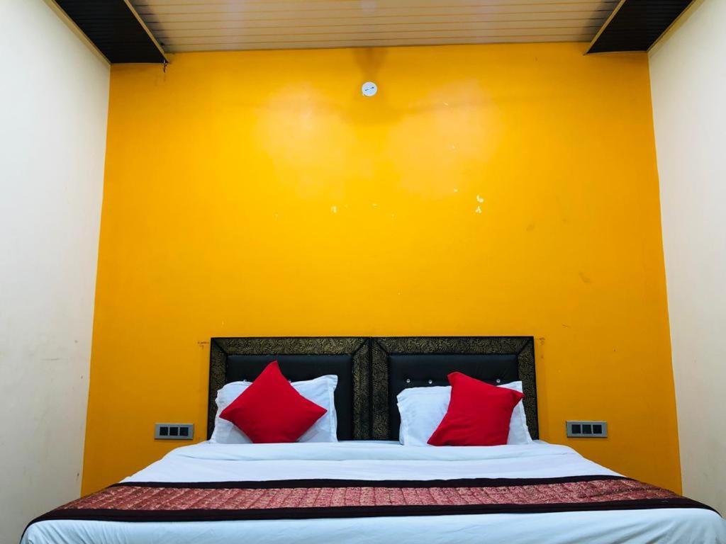 Hotel Tip Top -- Lpu Law Gate -- Family, Students, Couples Phagwara Bagian luar foto