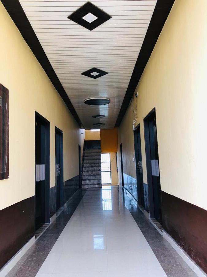 Hotel Tip Top -- Lpu Law Gate -- Family, Students, Couples Phagwara Bagian luar foto